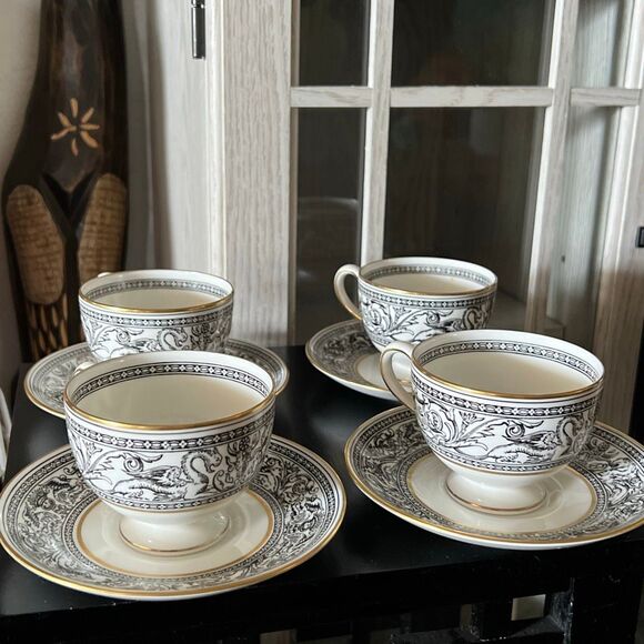 Wedgwood China Florentine Set of 4 Tea cups and saucer dragon black and white go - Picture 1 of 6